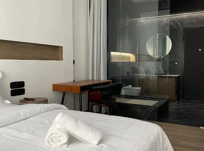 Center Boutique Suites
